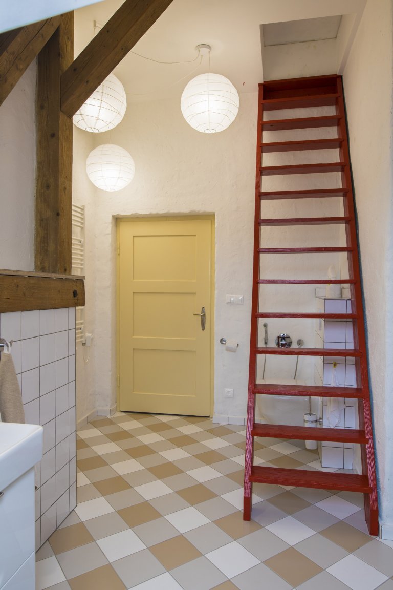 Rekonstrukce prvorepublikového rodinného domu v Suchdole nad Odrou s požadavkem minimálních stavebních úprav.&nbsp;Byla vypracována nová dispozice a kompletní…