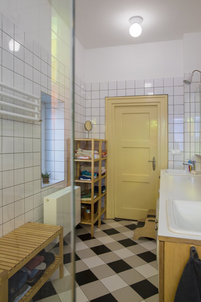 Rekonstrukce prvorepublikového rodinného domu v Suchdole nad Odrou s požadavkem minimálních stavebních úprav.&nbsp;Byla vypracována nová dispozice a kompletní…