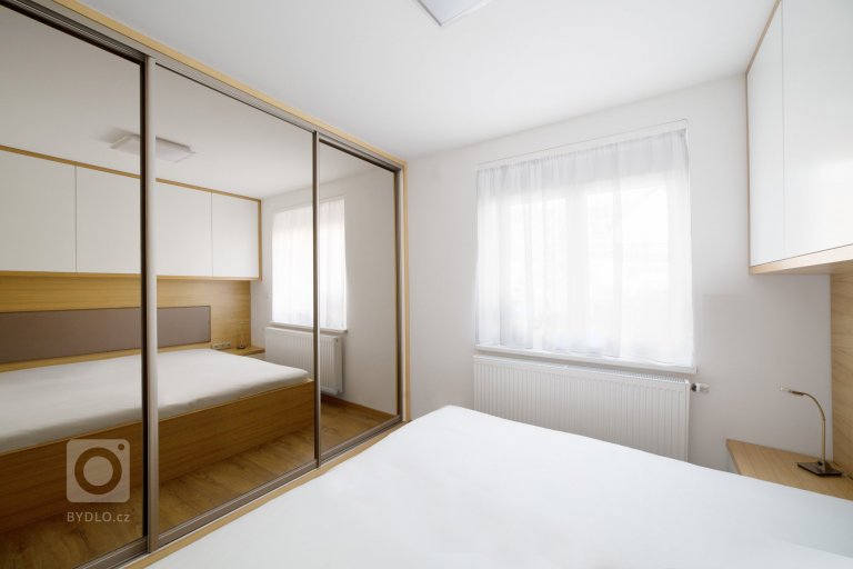 add picture to album