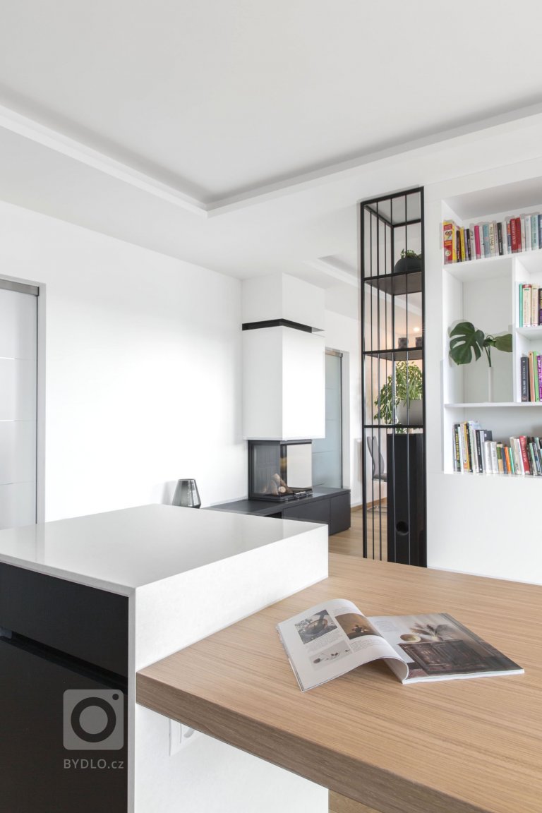 add picture to album