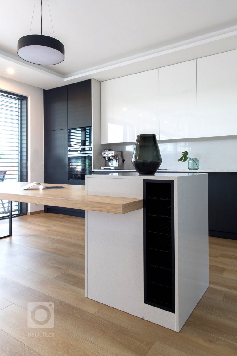 add picture to album