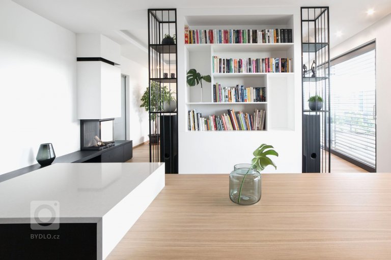 add picture to album