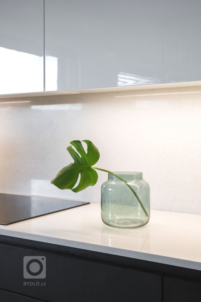 add picture to album