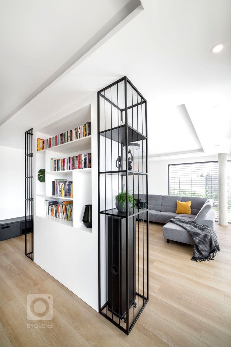 add picture to album