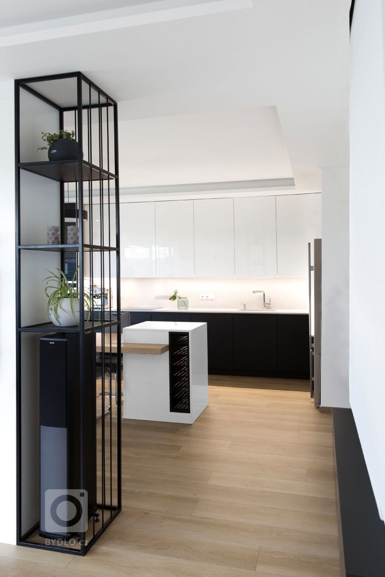 add picture to album