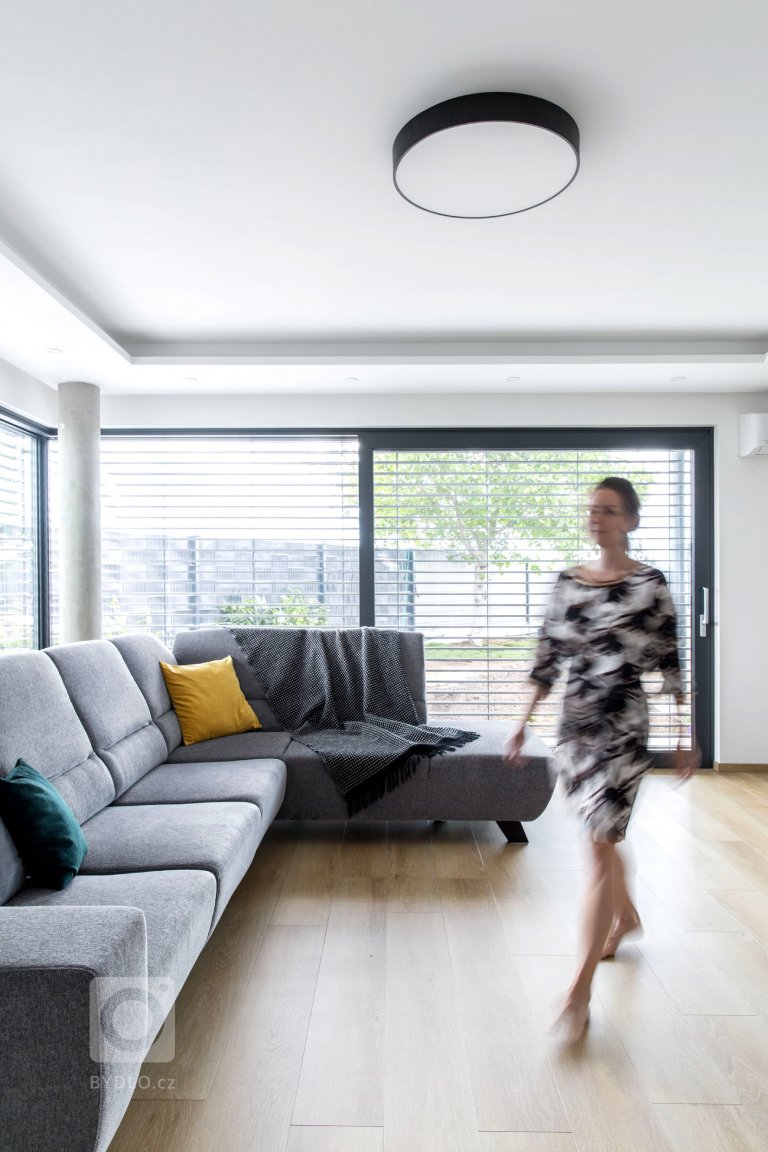 add picture to album