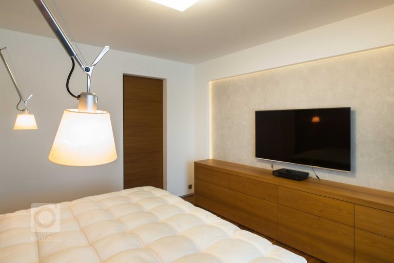 add picture to album