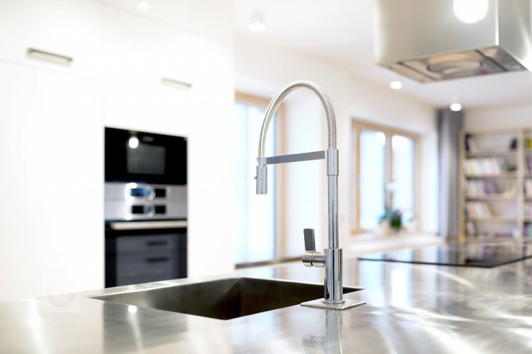 add picture to album