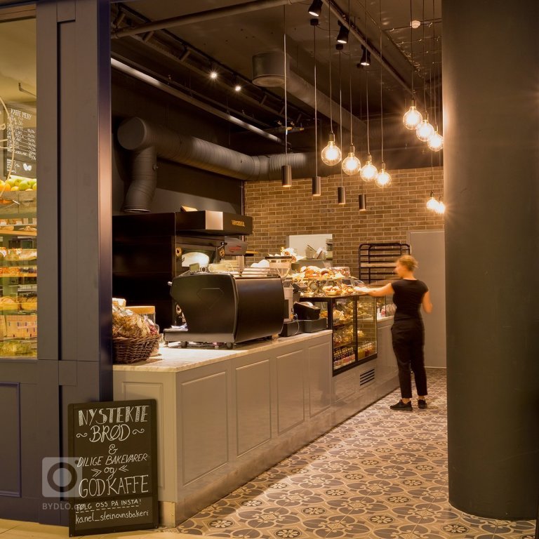 add picture to album