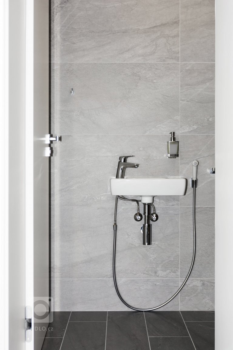 add picture to album