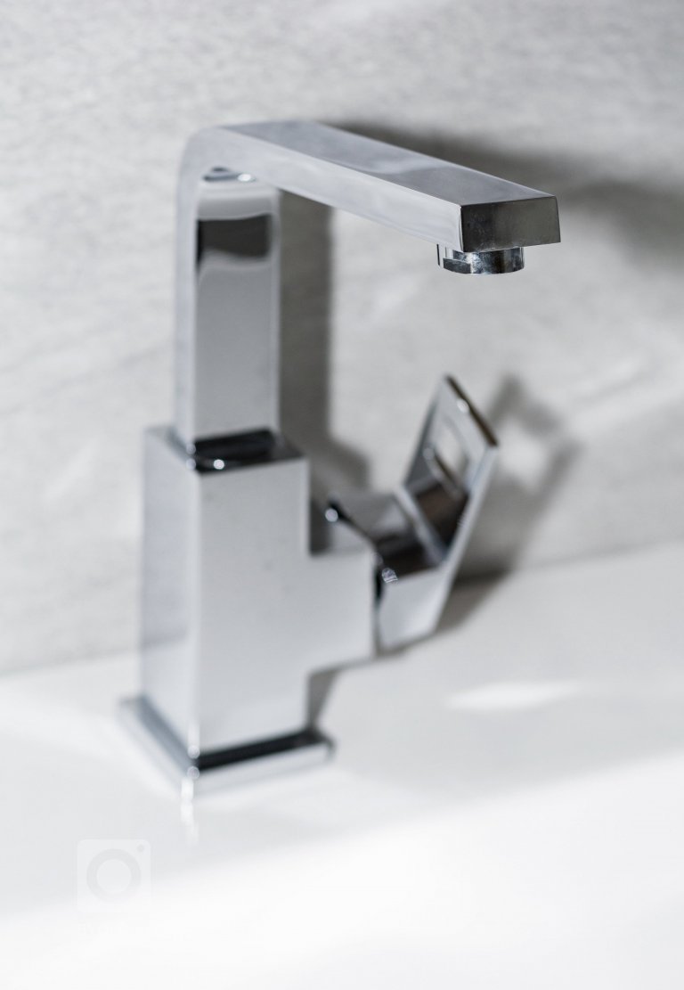 add picture to album