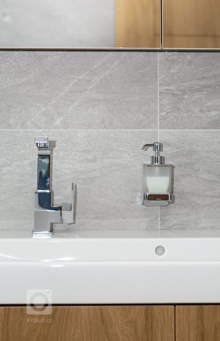 add picture to album