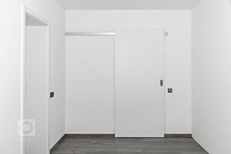 add picture to album