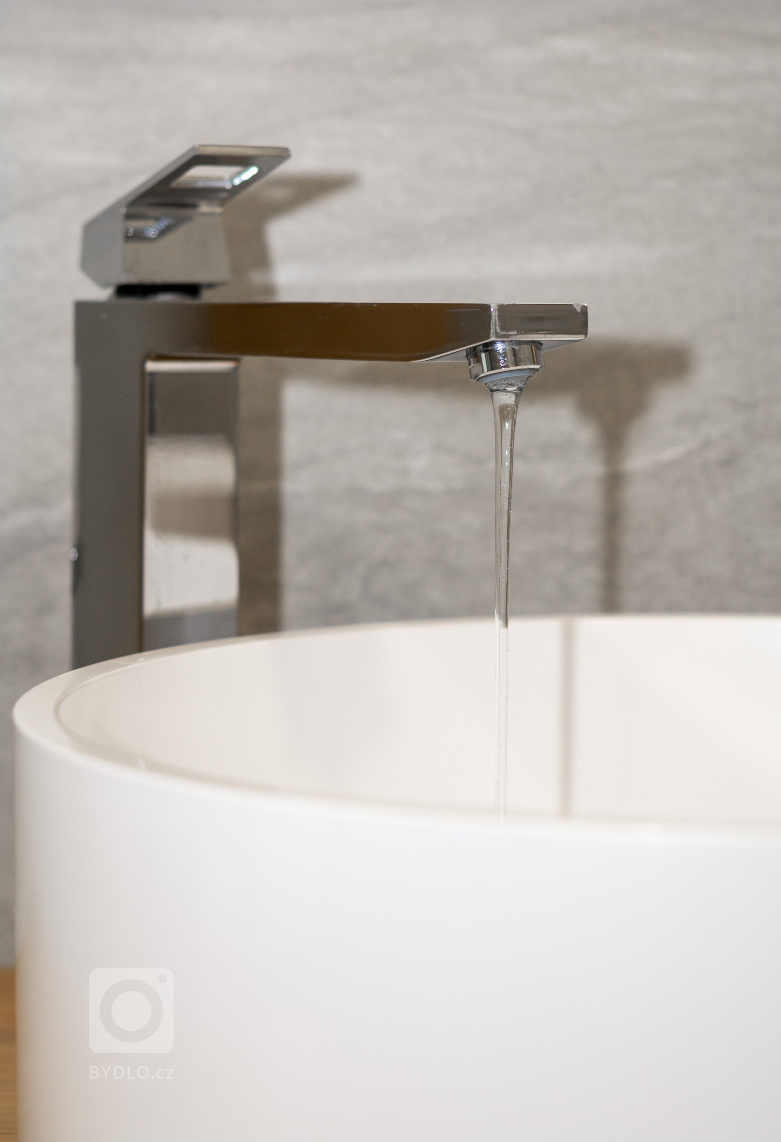 Rodinný dům ve Starých Hodějovicích má za úkol dobře sloužit početné rodině. I proto byl důraz kladen zejména na funkčnost. Soukromé pokoje jsou vybaveny…