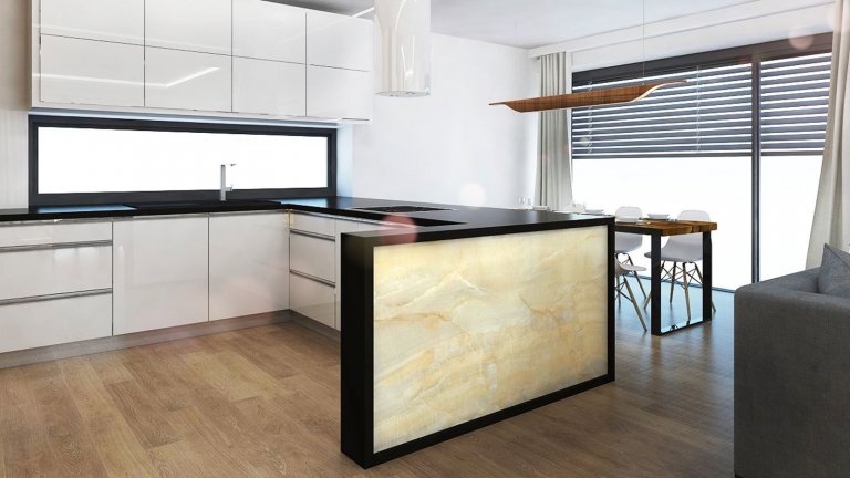 Kompletní návrh obývacího pokoje s kuchyní a&nbsp;jídelnou&nbsp;v novostavbě. Hlavním požadavkem klienta bylo&nbsp;zapracování&nbsp;onyxové stěny do interiéru.…