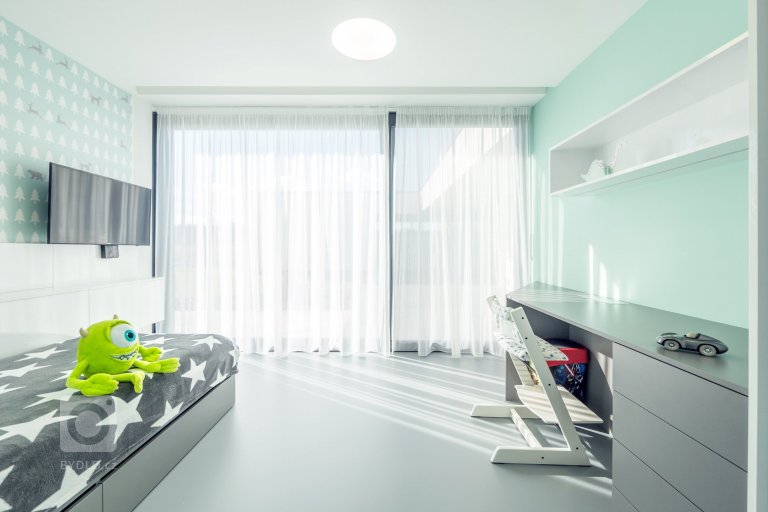 add picture to album