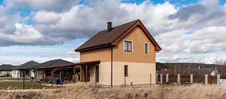 Rodinný dům &quot;U Hrubých&quot;


Dispozice: 5+kk
Zastavěná plocha (m2): 65.36
&nbsp;

domek s podkrovím
2x koupelna s toaletou
skladovací prostor…