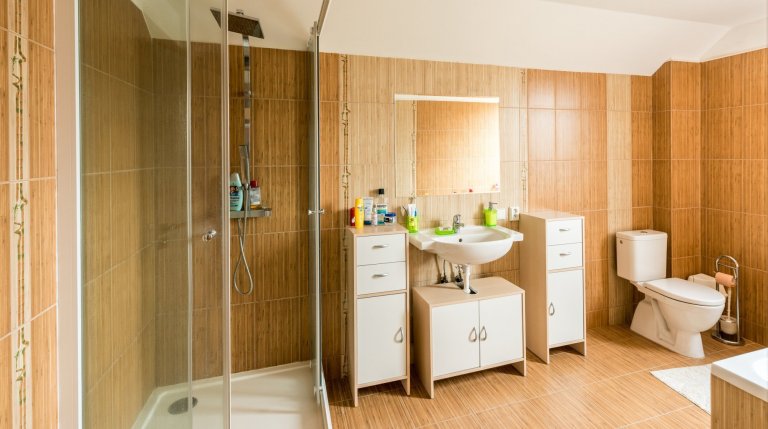 Rodinný dům &quot;U Hrubých&quot;


Dispozice: 5+kk
Zastavěná plocha (m2): 65.36
&nbsp;

domek s podkrovím
2x koupelna s toaletou
skladovací prostor…