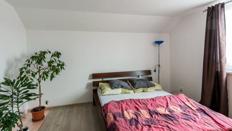 Rodinný dům &quot;U Hrubých&quot;


Dispozice: 5+kk
Zastavěná plocha (m2): 65.36
&nbsp;

domek s podkrovím
2x koupelna s toaletou
skladovací prostor…