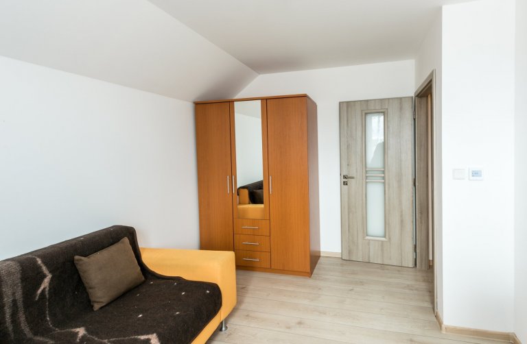 Rodinný dům &quot;U Hrubých&quot;


Dispozice: 5+kk
Zastavěná plocha (m2): 65.36
&nbsp;

domek s podkrovím
2x koupelna s toaletou
skladovací prostor…