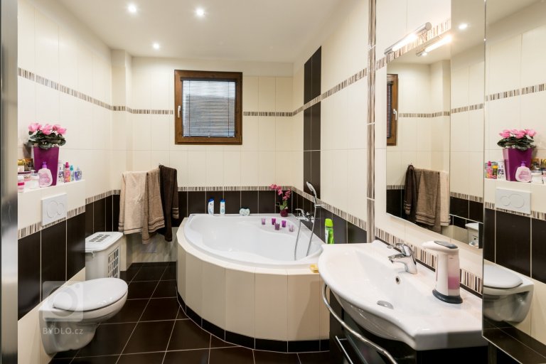 add picture to album