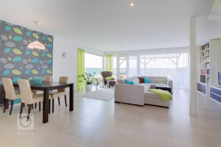 add picture to album