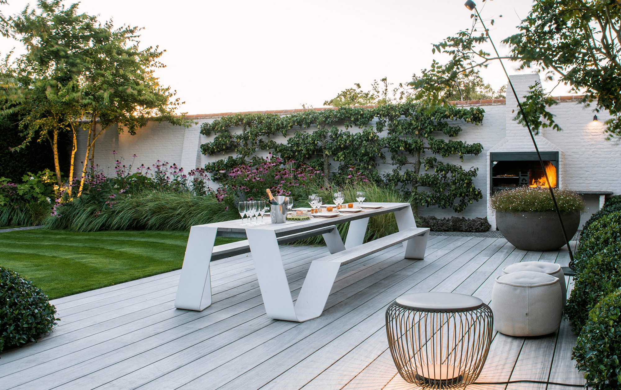 Milujete svou zahradu a hledáte nový zahradní nábytek. Kov je obzvláště vhodný materiál a navíc ještě krásně vypadá