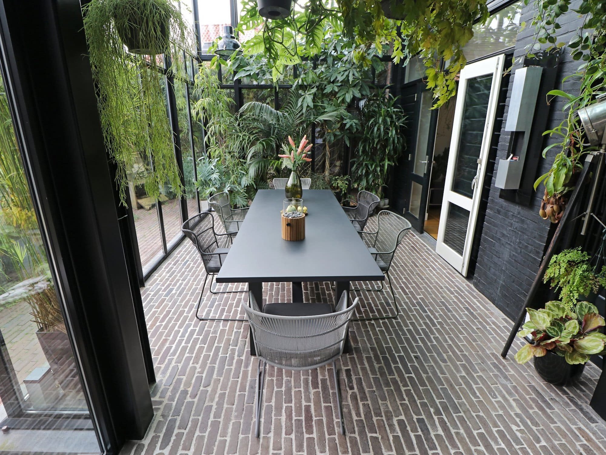 7 tipů, jak vybrat ten správný zahradní nábytek