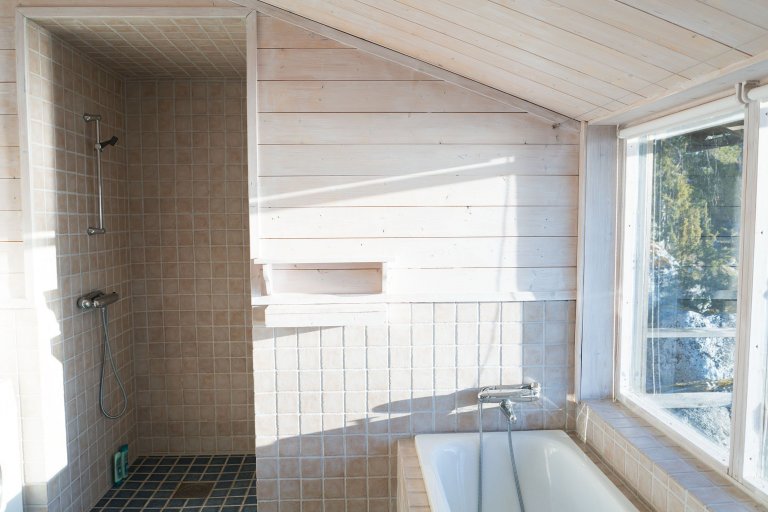 Dřevostavba u jezera