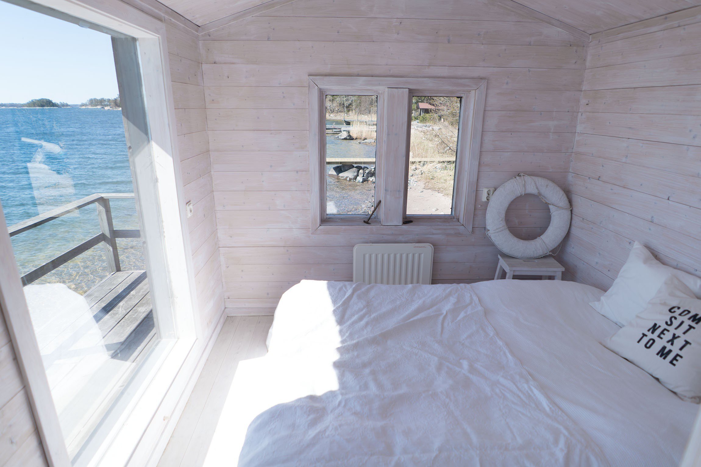 Dřevostavba u jezera