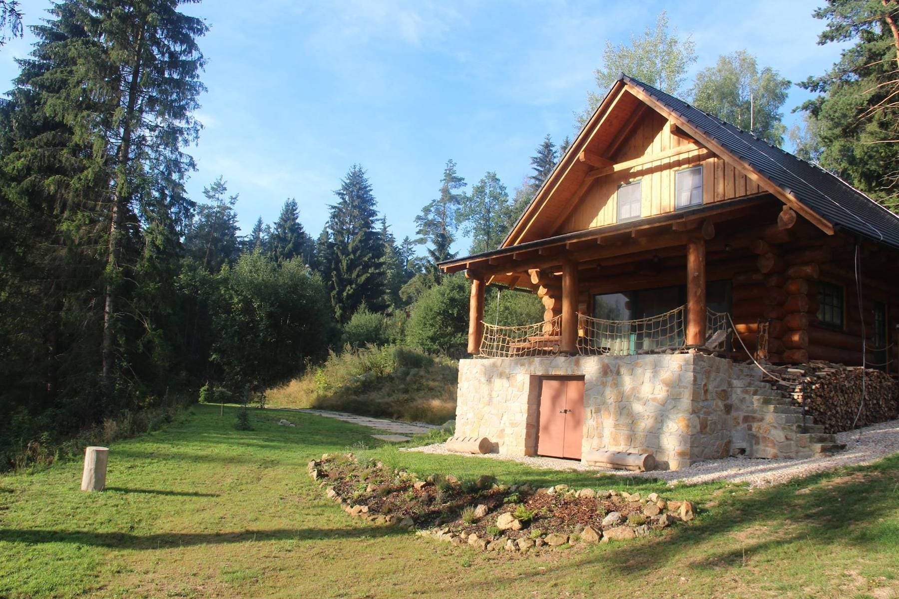 Kanadský srub v České Kanadě