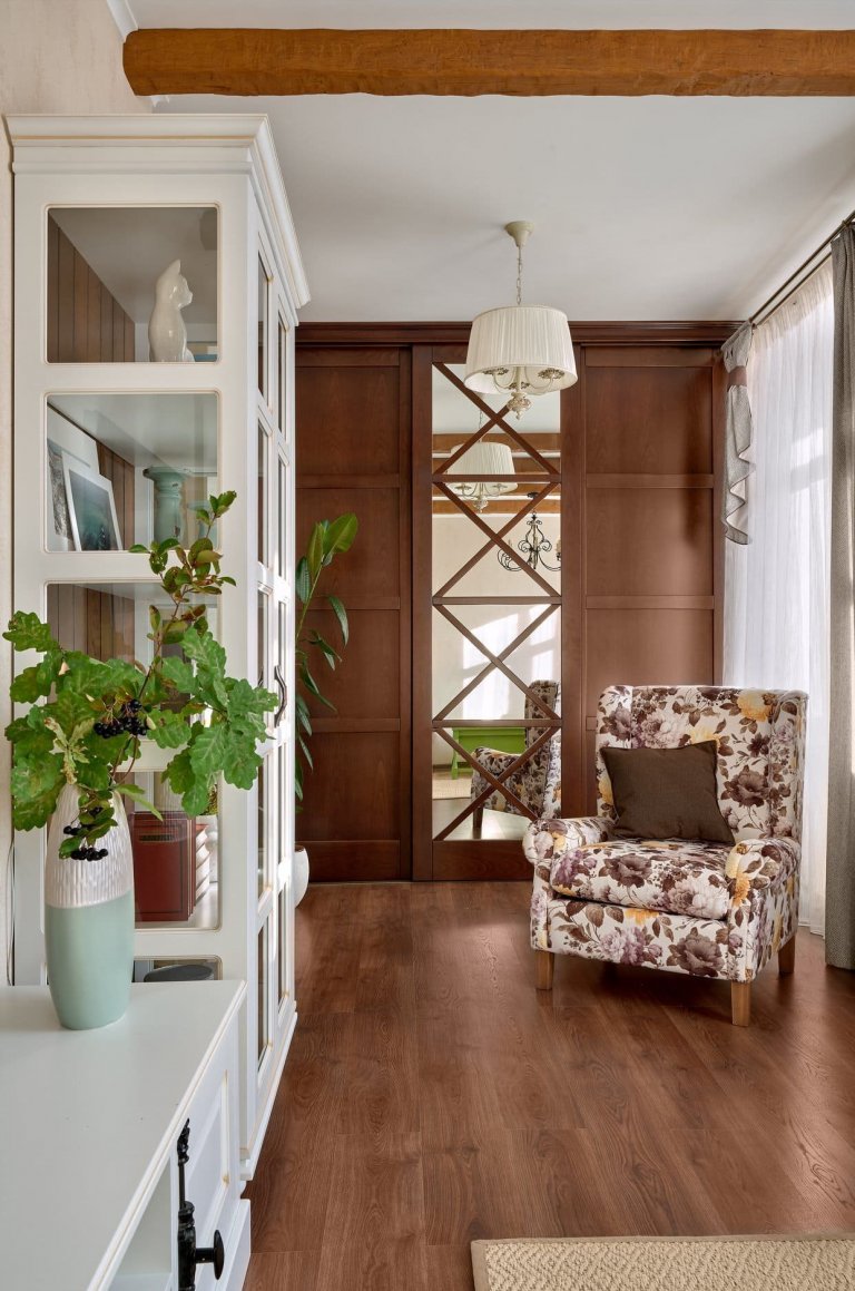 Kouzelný byt se světle zelenou kuchyní