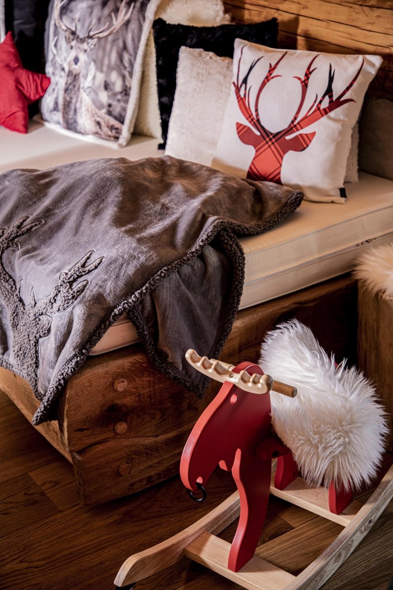 Kouzelný srub na samotě o vánočním čase