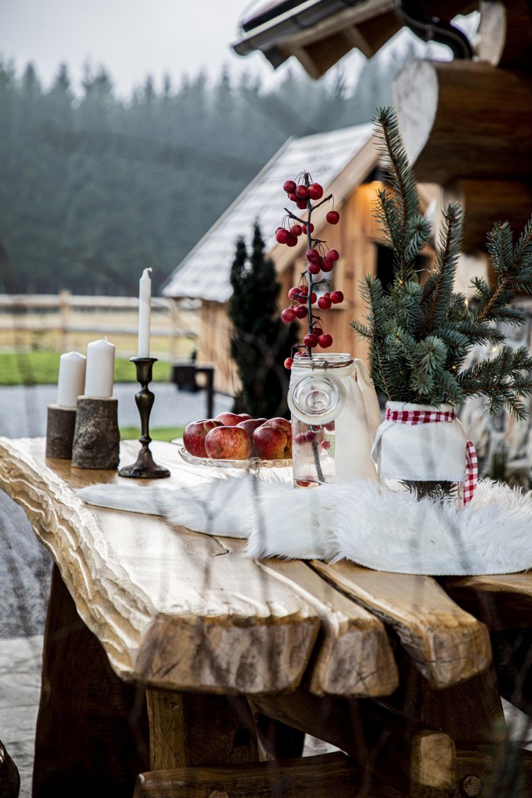 Kouzelný srub na samotě o vánočním čase