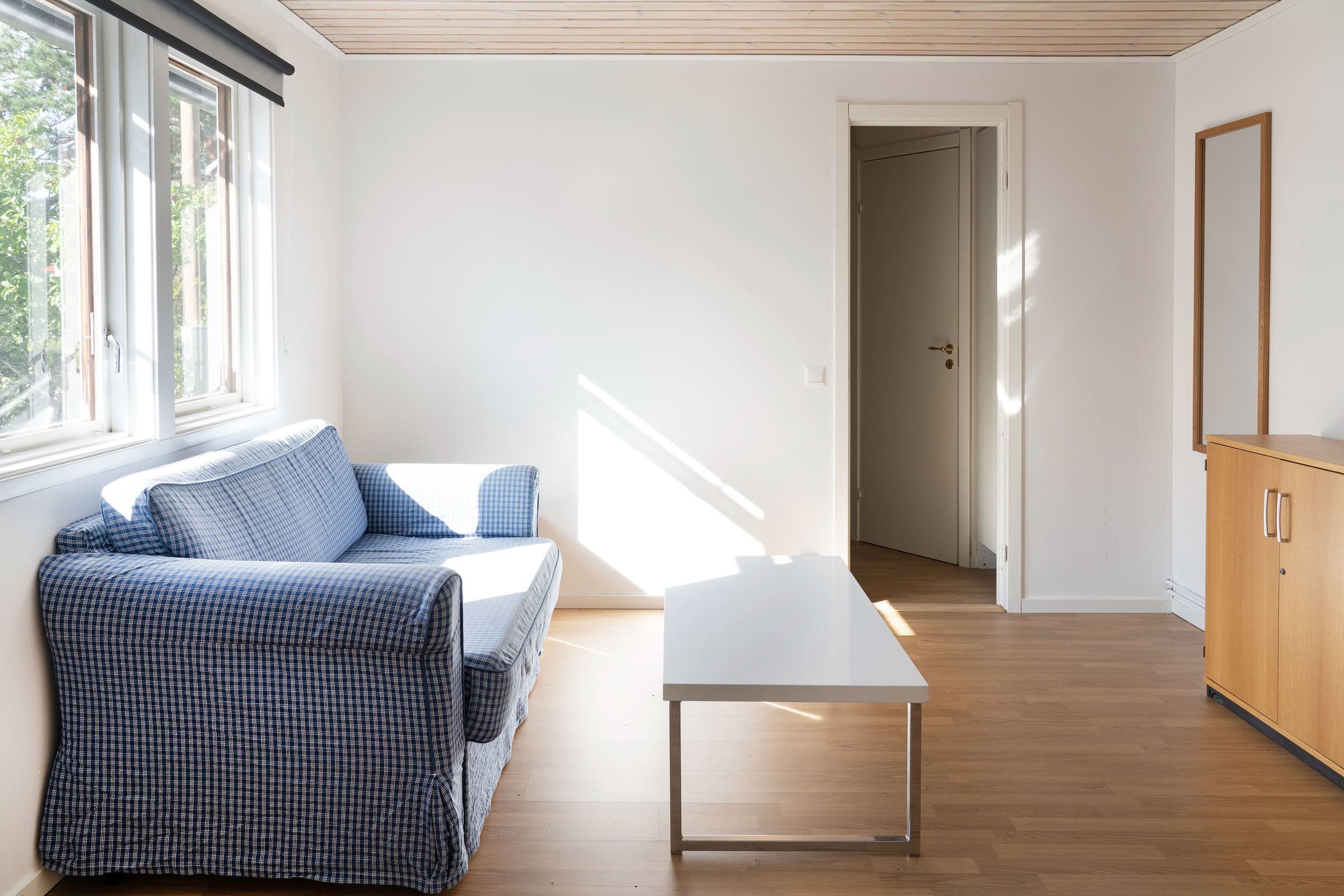 Luxusní dům s bazénem ve skále