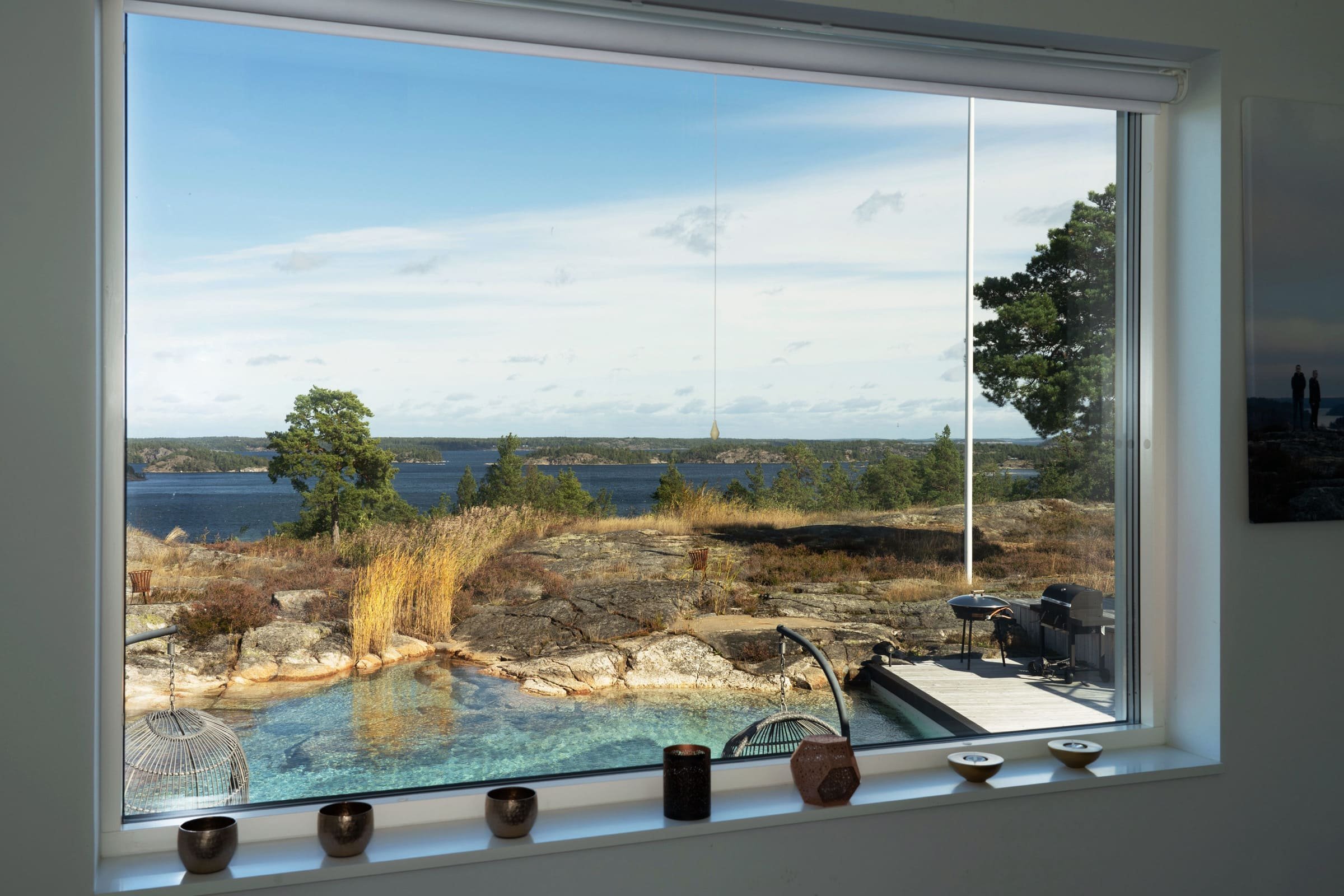 Luxusní dům s bazénem ve skále