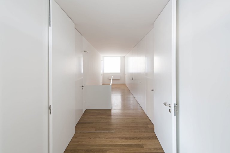 Minimalistický dům z betonu