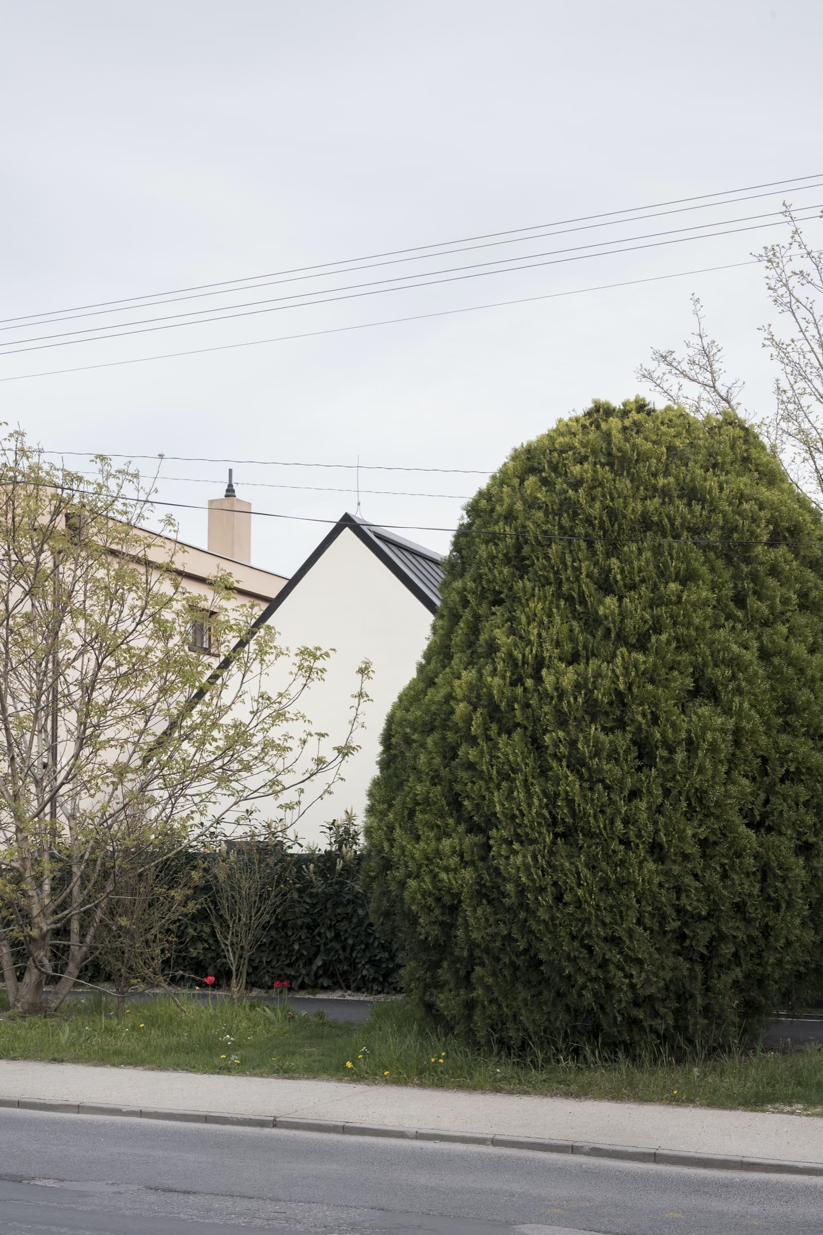 Moderní dům ze zrecyklovaného zdiva