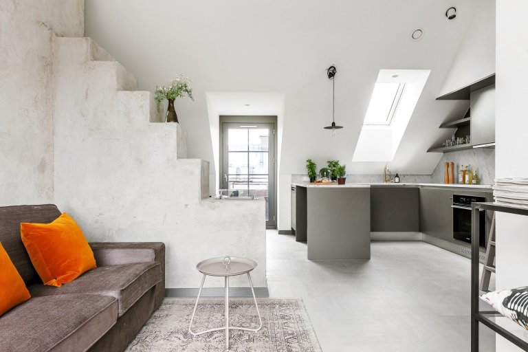 Moderní podkrovní byt ve Stockholmu