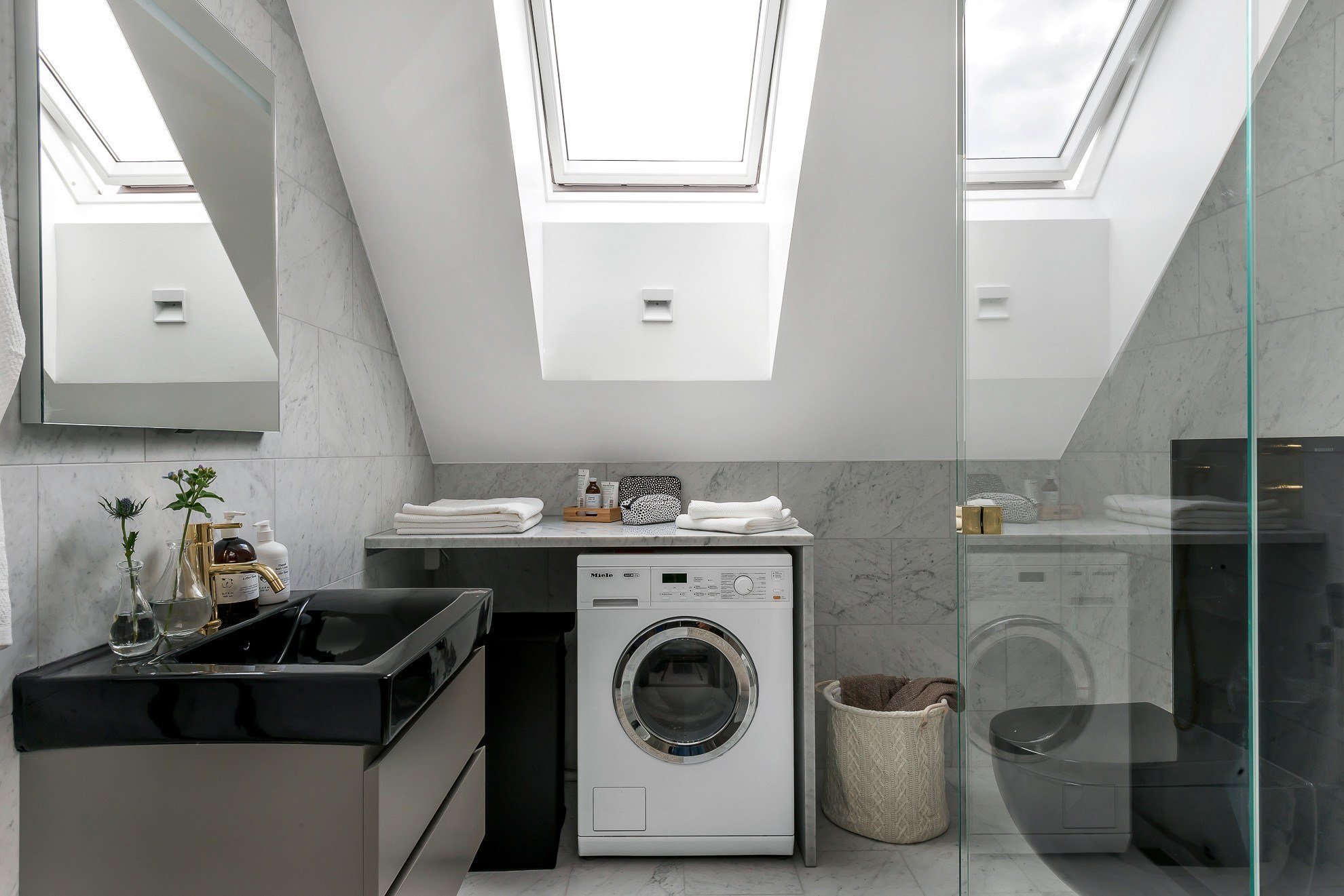 Moderní podkrovní byt ve Stockholmu