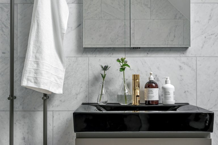 Moderní podkrovní byt ve Stockholmu