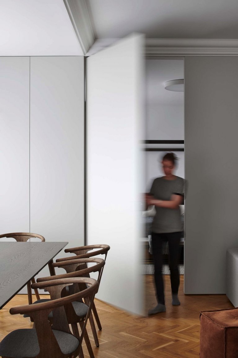 Náročná rekonstrukce poválečného bytu s vysokými stropy