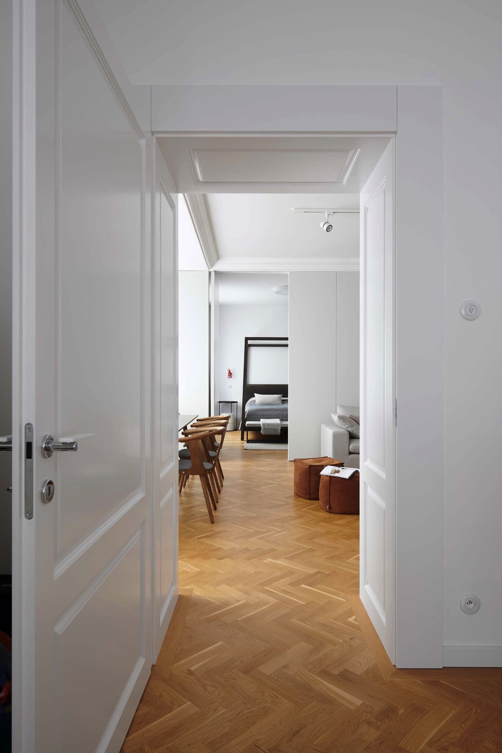 Náročná rekonstrukce poválečného bytu s vysokými stropy