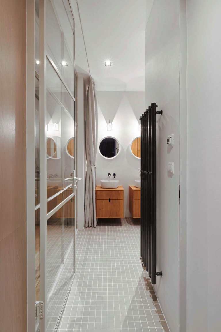 Náročná rekonstrukce poválečného bytu s vysokými stropy