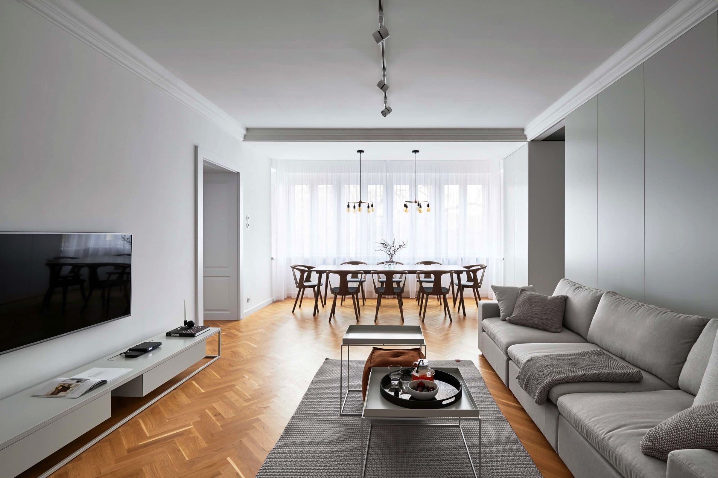 Náročná rekonstrukce poválečného bytu s vysokými stropy