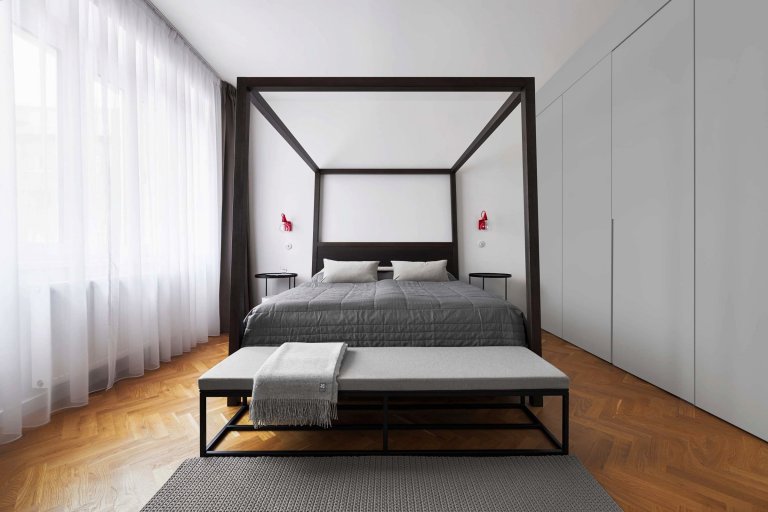 Náročná rekonstrukce poválečného bytu s vysokými stropy