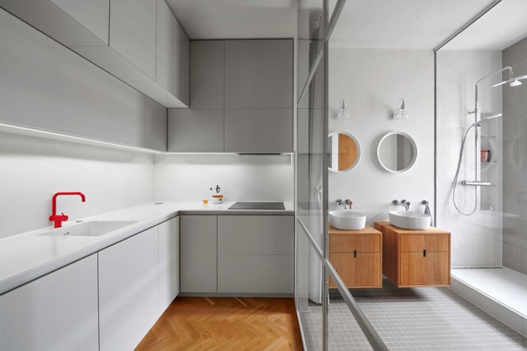 Náročná rekonstrukce poválečného bytu s vysokými stropy