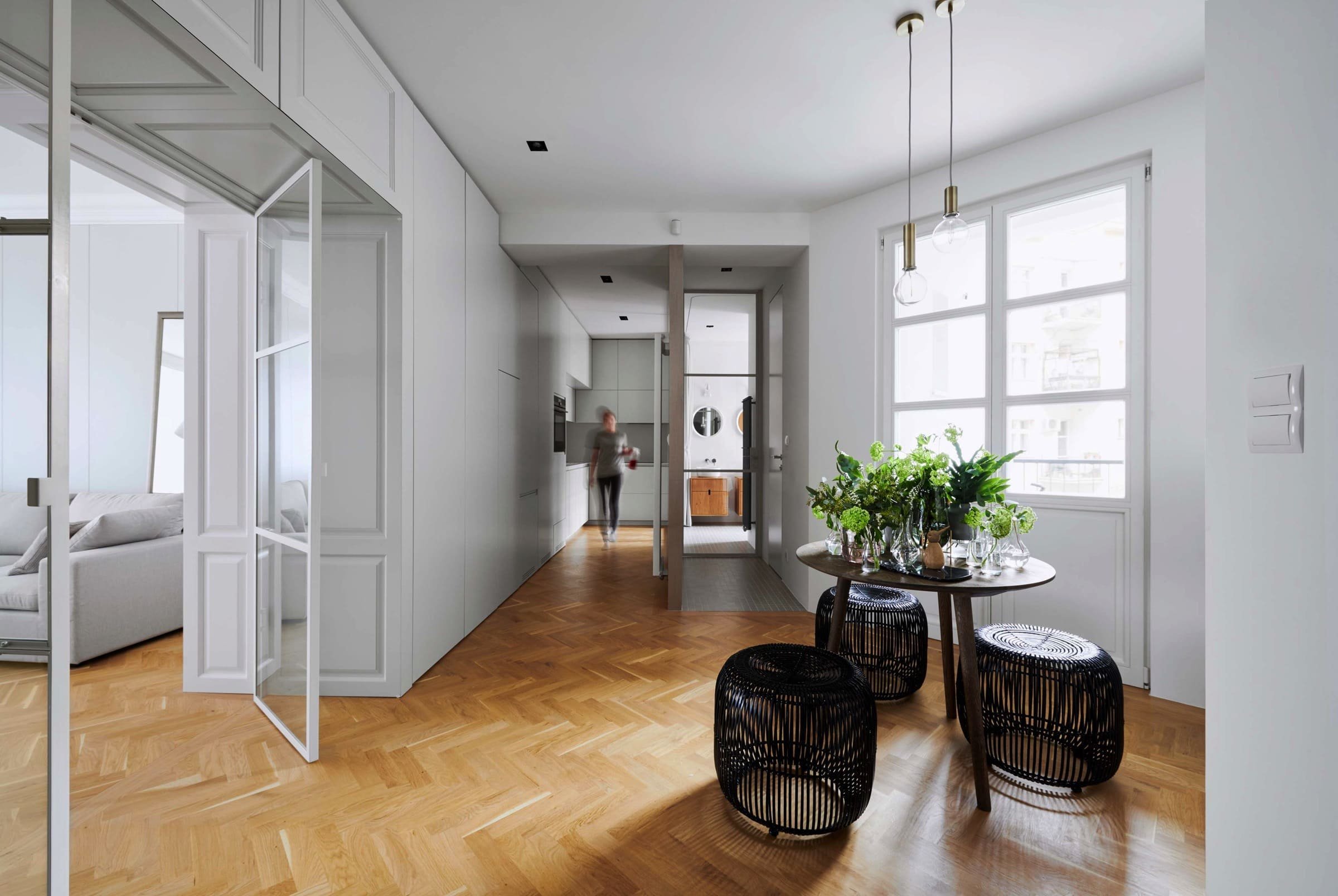 Náročná rekonstrukce poválečného bytu s vysokými stropy