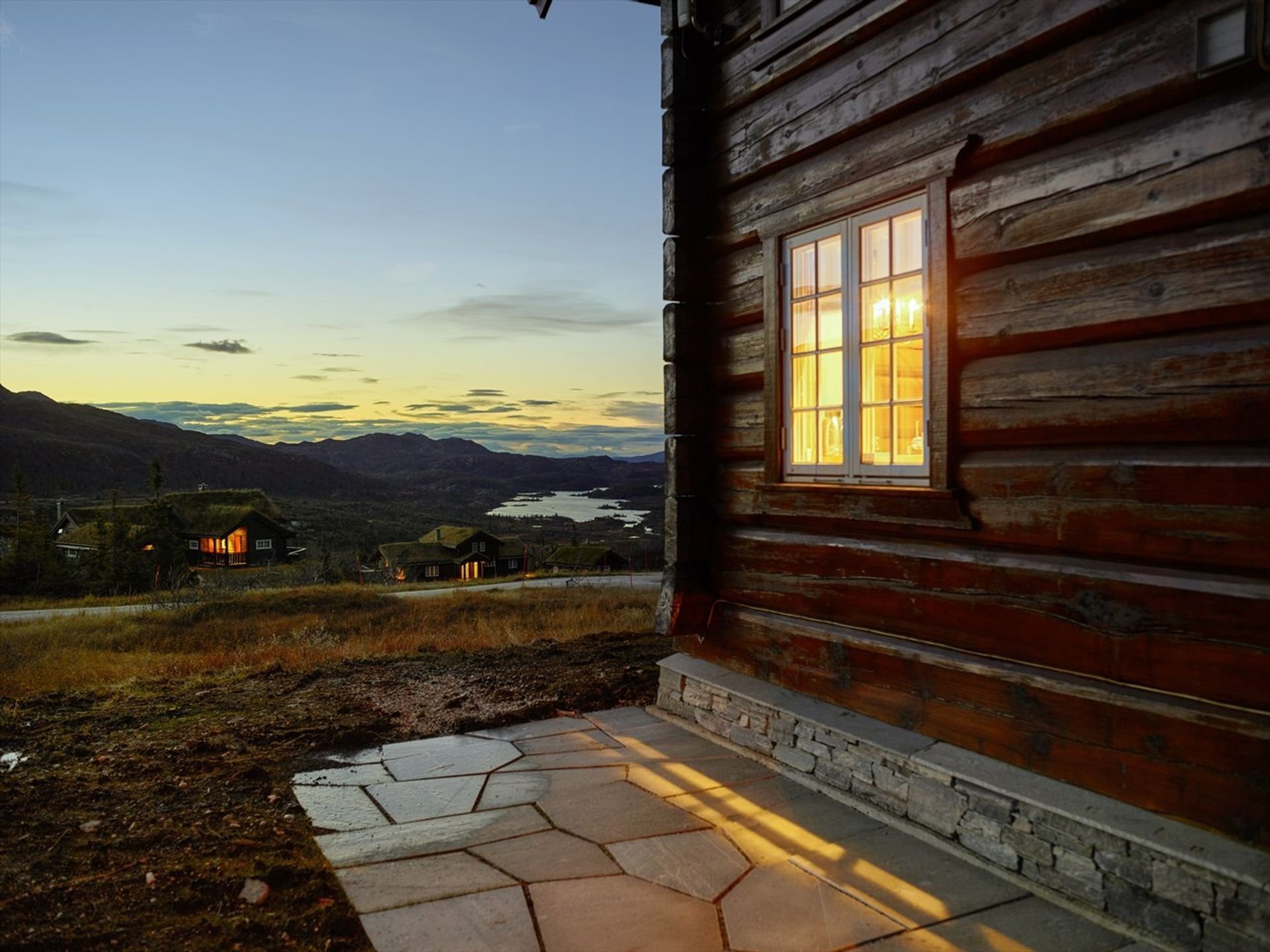 Norský srub s důrazem na řezbářskou práci