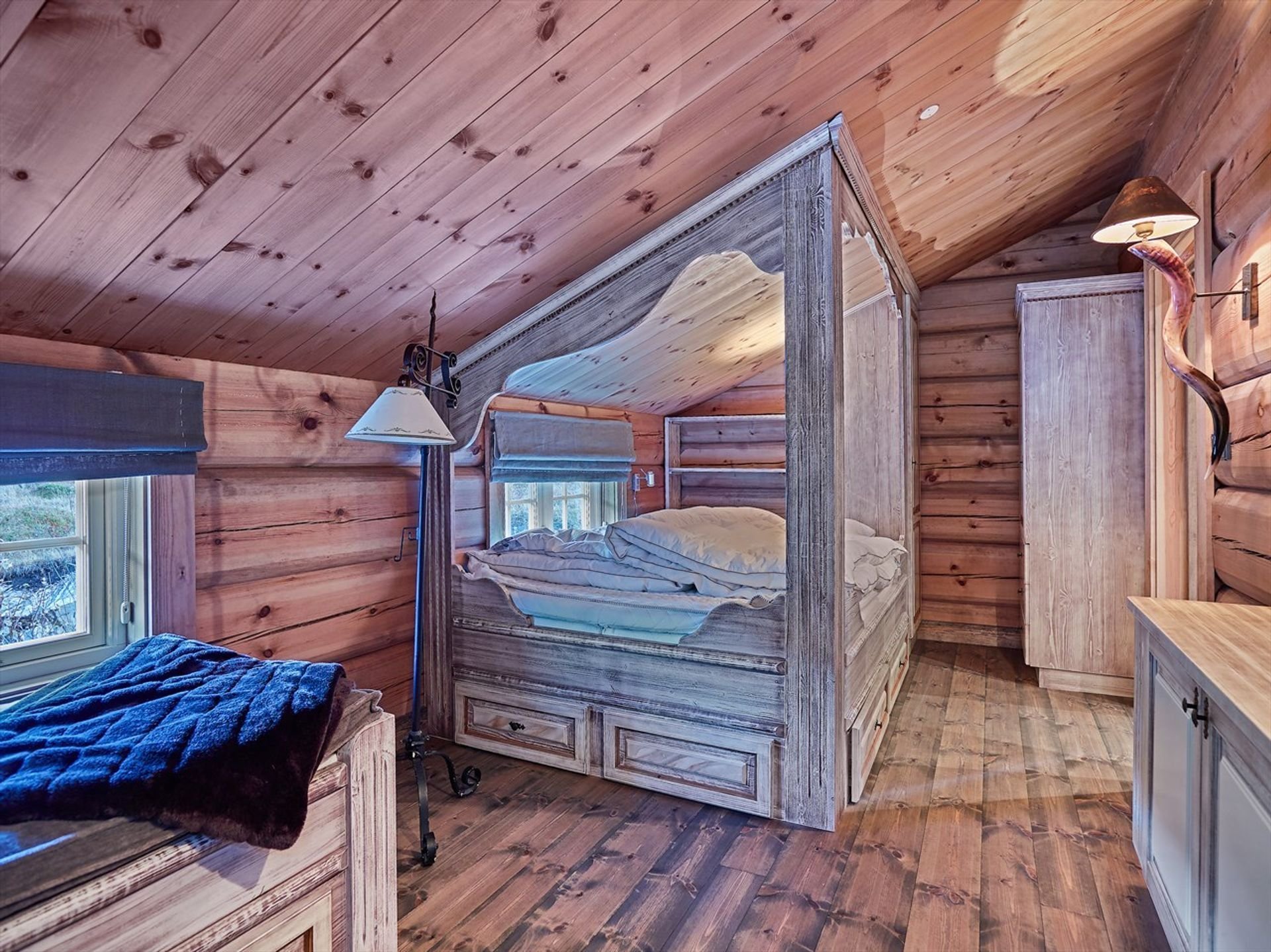 Norský srub s důrazem na řezbářskou práci